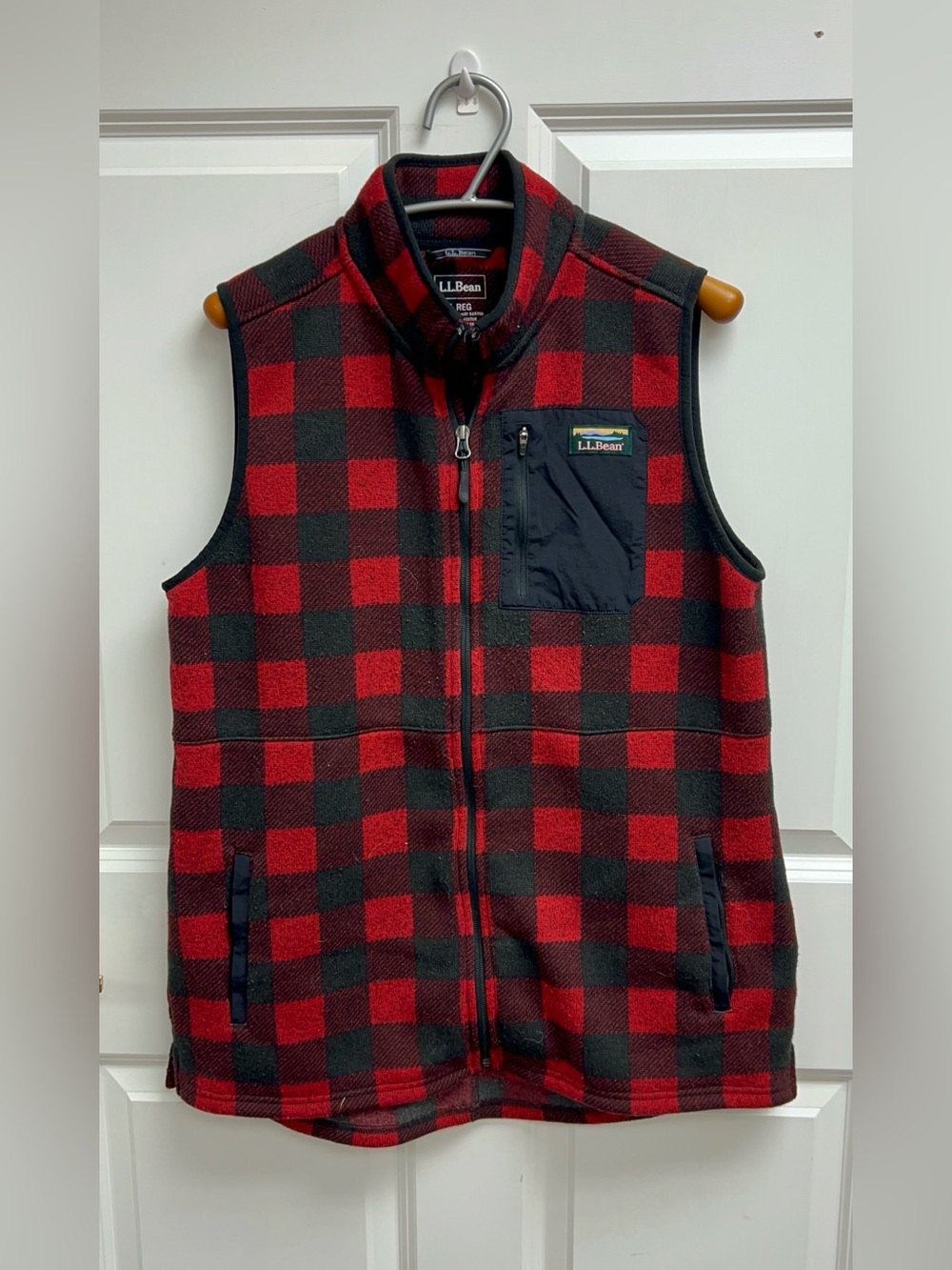 L.L. Bean Sweater Fleece Vest in the red and black buffalo plaid print Size L
